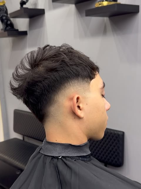 Degradado bajo con textura en la parte superior, vista de perfil